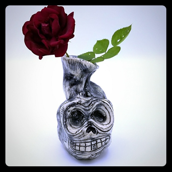 hand-made Other - New ceramic skull bud vase perfect gift Halloween
